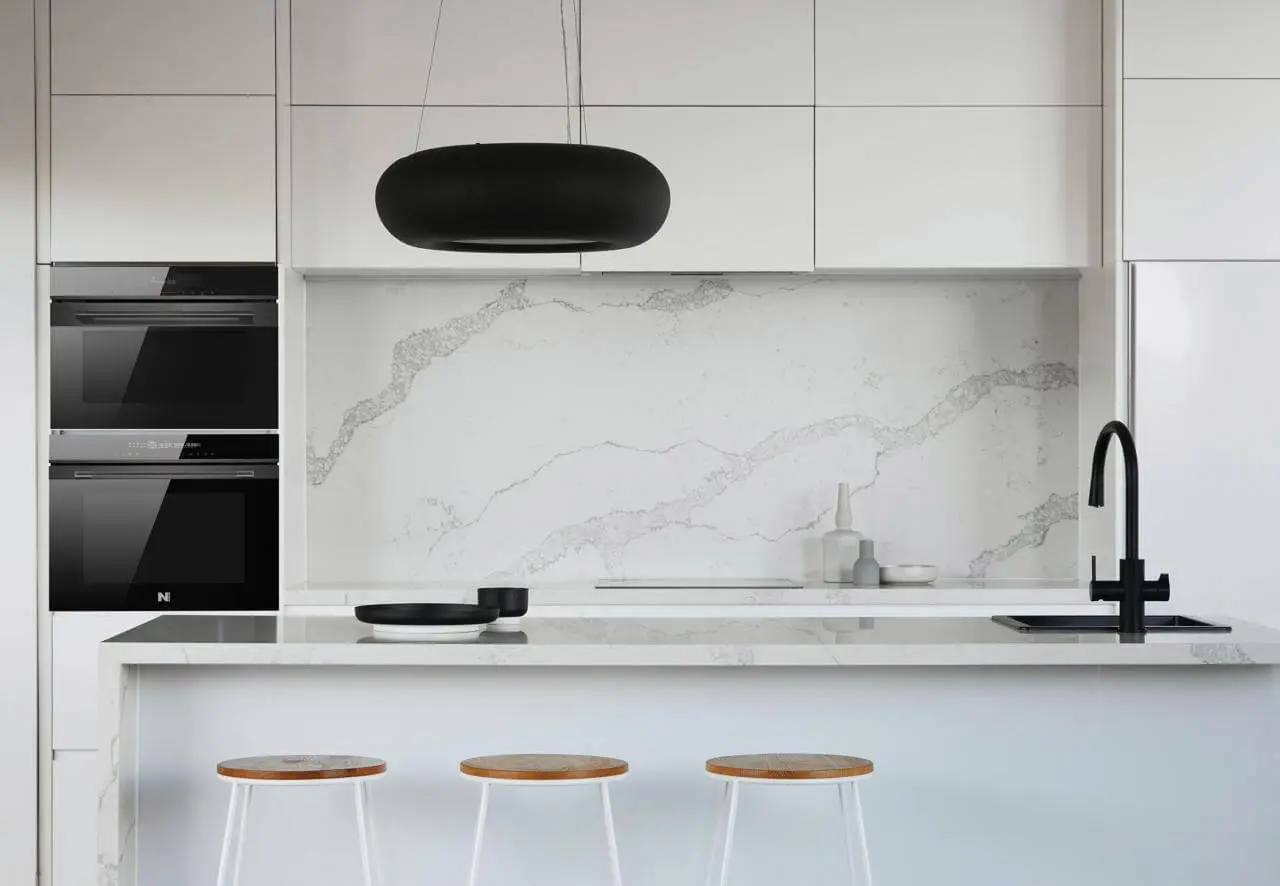 A Modern Kitchen Design with Newmatic Built-in PRO-Series Oven and Microwave