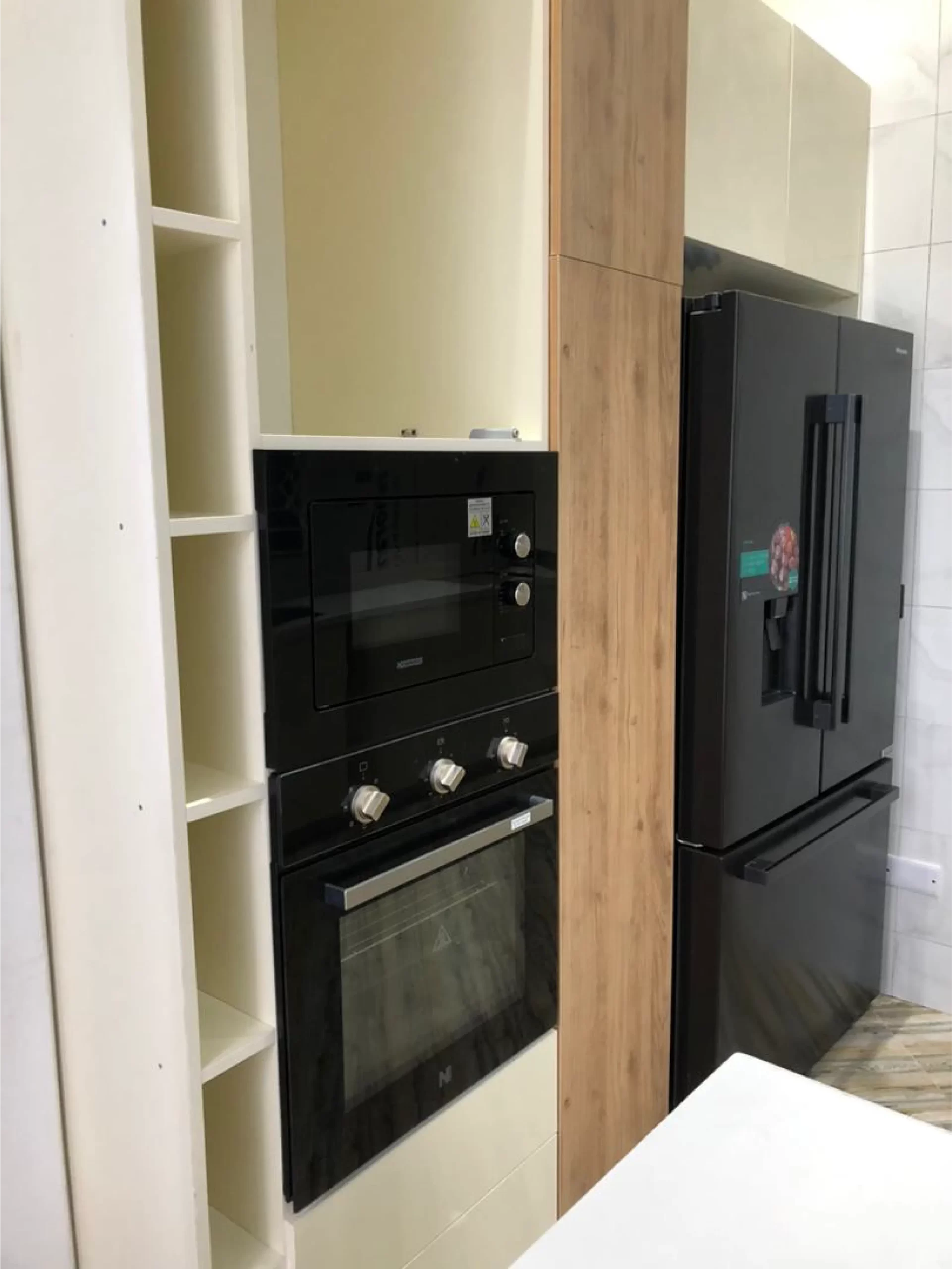 Newmatic Built-in 20EPM Microwave and FM673 Oven